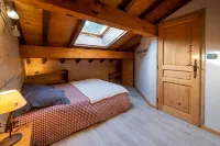 CHALET 16 PEOPLE ON THE SLOPES WITH SPA Hotels in Manigod