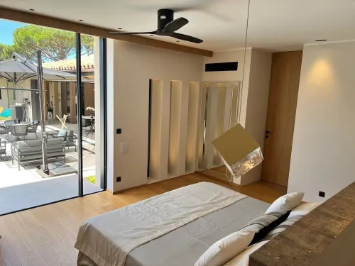 Center Saint Tropez - Large and beautiful contemporary villa with heated pool