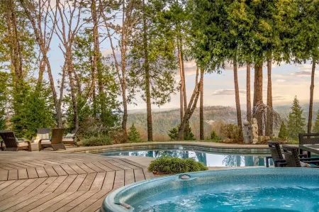 Escape to Nevada City’s Round House Retreat.