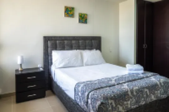 Beautiful 3 bedroom 2 bath apartment Hotels in 