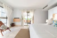 LA AMADA CANCUN LUXURY CONDO 3 BR STEPS FROM BEACH MARINA