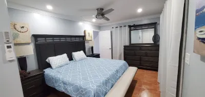 Beautiful, Cozy Beach Villa In The Heart Of Treasure Cay! Hotels in 