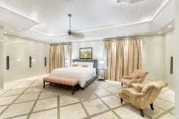 Walk to the beach from Tropical luxury Villa. - Homestays