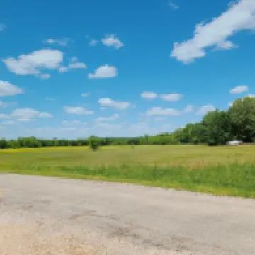 Scenic Hilltop Cabin on TN River w Firepit, Grill, WIFI, Full Kitchen, H2O views