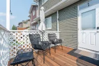 3 Bedroom Luxury Home w/ Office & Theatre