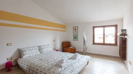 Apartment with view of Lake Garda Отели рядом со станцией Desenzano - Via Gramsci, 13