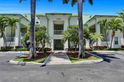 BEAUTIFUL CONDO IN DOWNTOWN DORAL! Macy's  (Miami International) 주변 호텔