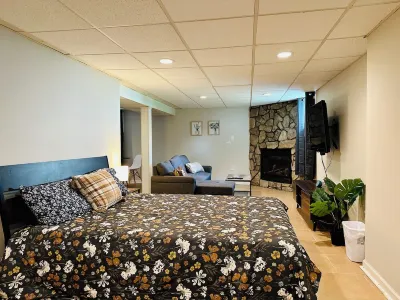 Campu's Basement Studio w/ private entrance