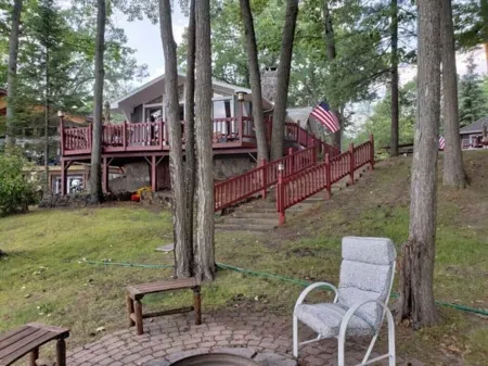 Spectacular Lakefront Cabin w/boat mooring on Higgins Lake Sleeps up to 8 people