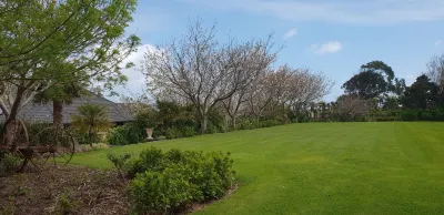 Rosandra Retreat 2 - Luxury home away from home โรงแรมใน