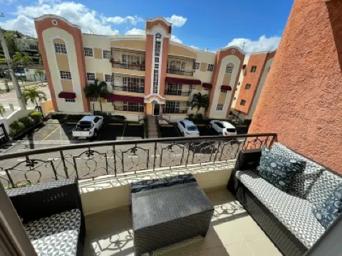 3 bedroom furnished apartment with pool gym parking 24 hours security Các khách sạn ở 