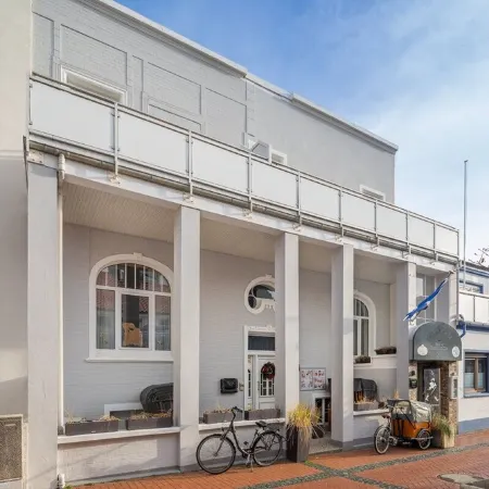 Old smithy, 8 persons, 2 bathrooms, 4 bedrooms, downtown, quiet, wifi