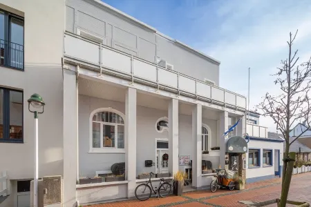 Old smithy, 8 persons, 2 bathrooms, 4 bedrooms, downtown, quiet, wifi