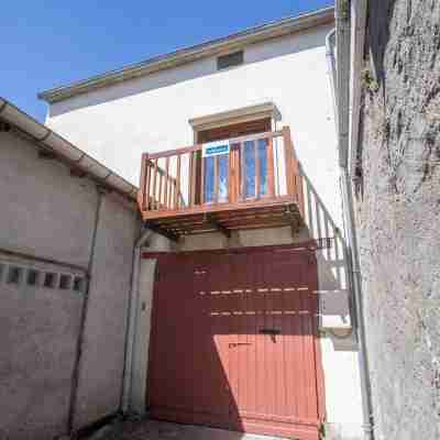 Independent apartment for 4 to 5 people, town center and very quiet. Hotel Exterior