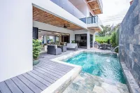 Brand New 7 Bedroom Luxury Villa Prime Location on the South End of Jaco Beach - Villas