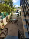 2 Bedroom 1 Bath Near Hospital and Shopping and Beach