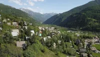 Spacious apartment in chalet with a beautiful view! فنادق في Allos