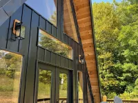 Tranquil retreat nestled in the breathtaking landscape of Hocking Hills. Hotels in Swan Township
