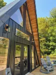 Tranquil retreat nestled in the breathtaking landscape of Hocking Hills.