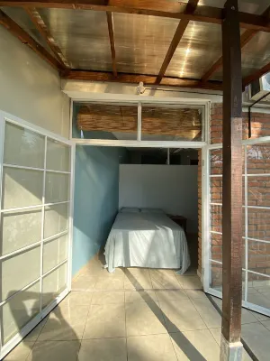 Lovely Beach View Apartment With Lush Garden Отели в г. 