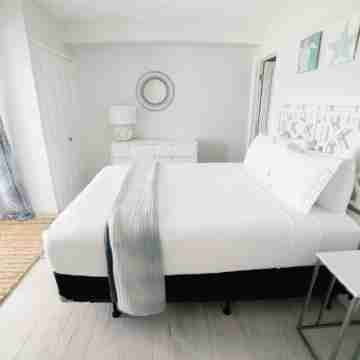 Secluded Retreat, Unbelievable Ocean View, Beach Front Rooms