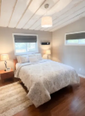3 Bedroom Beachfront Cottage on Lake of the Woods