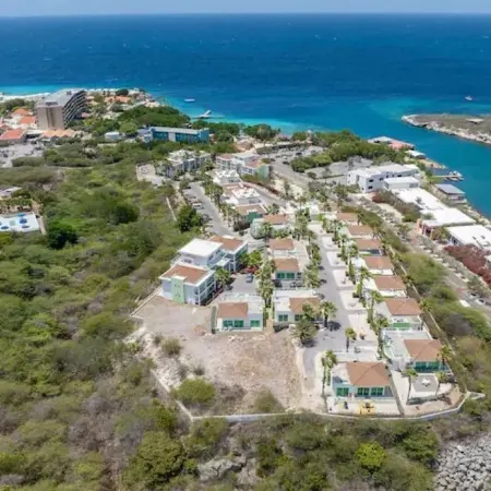 Million Dollar View Villa Bellevue w/Private POOL + 3 min walk to beach