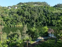 Casa de Gondomil for 4 people Hotels in Cinfaes