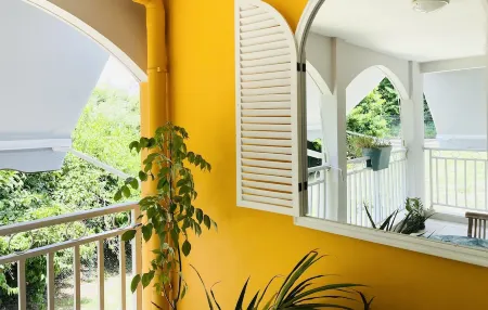 L'appart Watalibi à 10 mns à Pieds des Plages Отели в г. Сент-Люс