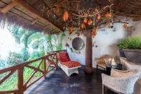 Private pool, stunning views above Zona Romantica