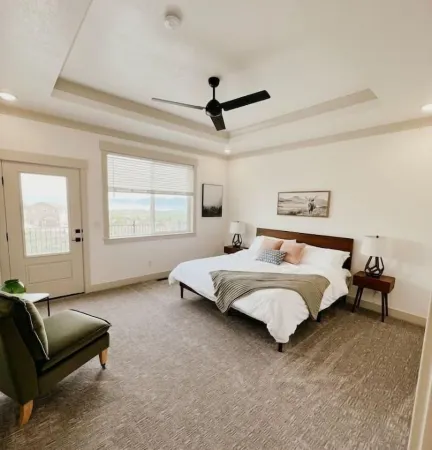 Charming Garden City Bungalow - Sleeps 17