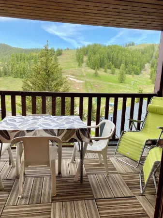 Apartment 2 p 6 sleeps comfort in chalet in Valberg. private parking Отели в г. Пеон
