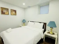Comfort Quarters In Guelph! Your Cozy Home Away From Home. Hotels in Guelph
