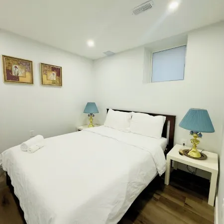 Comfort Quarters In Guelph! Your Cozy Home Away From Home.
