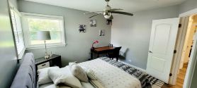 4 Bedroom, 2 Full Bath. Centrally Located. Near O'Hare Airport and attractions