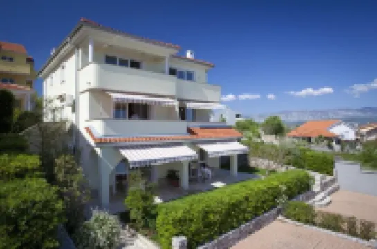 Charming apartment for 2-4 people in Cizici in Soline Bay - contact the owner Hotels in 