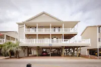 4 bed/4Baths 2 mins. to ocean on golf cart -Free Waterpark with your stay! Hotels in der Nähe von Ocean Lakes Family Campground