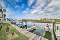 Coastal Condo w/ Dock Access, 2 Miles to Beach! - parking