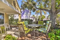 Walk to Beach Pet-Friendly Treasure Island Home - Homestays