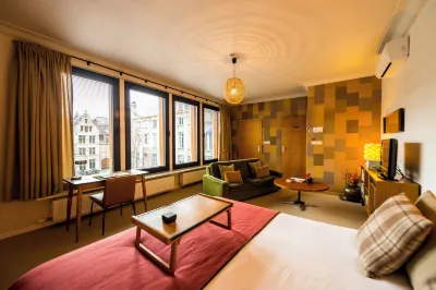 A place - Vrijdagmarkt 1 Hotels in Haringrode