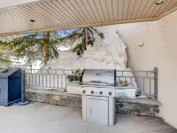 Ski-in Ski-Out 2 Br Condo- Sleeps 6 People マウント・クレスティド・ビュートのホテル