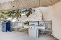 Ski-in Ski-Out 2 Br Condo- Sleeps 6 People Condo Hotels in Mount Crested Butte