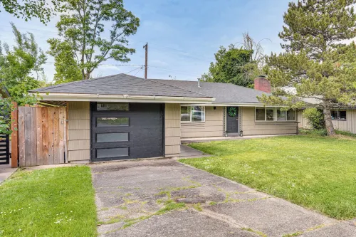 Pregame Pool Matches, 1 Mi to UO Campus - Bungalows