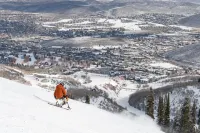 Silverado Lodge - 1 Br Suite, King Bed & Pool View