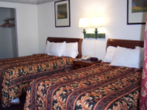 Shore Hills Motel