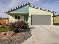 Bark And Bike Abode 3 Bedroom Home Hotels in Fruita