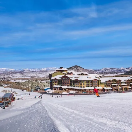 Studio Steps to Red Pine Gondola & Canyons Village Save 20% on 7 Nights!