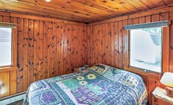 Cozy Lakefront Hale Cabin w/ Access to Boat Ramp!