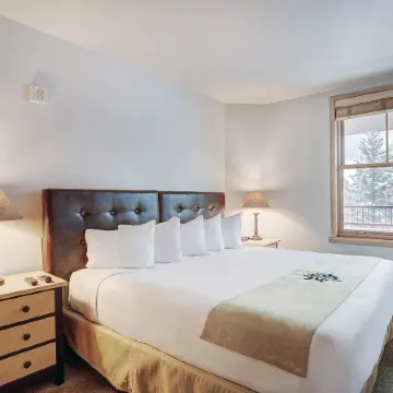 Premier Silver Mill 8229-2Br-Walk to Slopes! Kids Ski Free! 2 Bedroom Condo by RedAwning