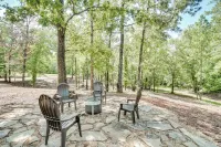 Sip, Hike and Explore Sleek Retreat in Cleveland!